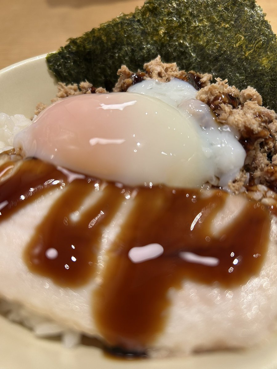 5V5ch's tweet photo. しししーし・しーしし https://t.co/AzbyMq0ad9