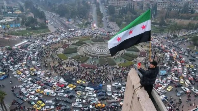 Anas_Khattab_sy's tweet photo. - وفي نهاية المطاف حطت الثورة السورية رحالها في دمشق عاصمةِ الأمويين، ومنارةِ الحضارات والعلم، وقدمِ التاريخ وعبقِه https://t.co/25yJOeIUtp