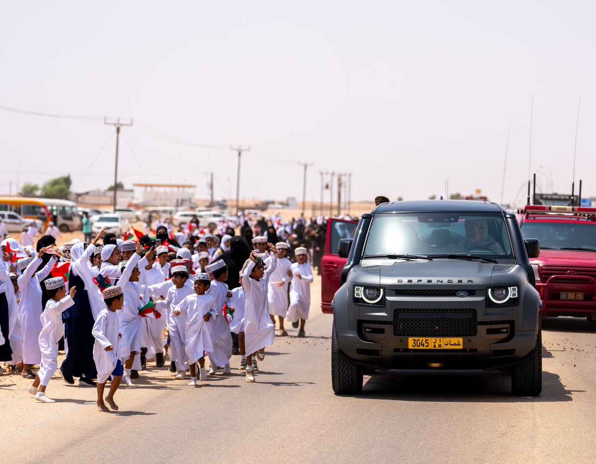 حب متبادل بين قائد عظيم وشعب وفيّ  
#سلطنة_عُمان 🇴🇲
#السلطان_هيثم_بن_طارق