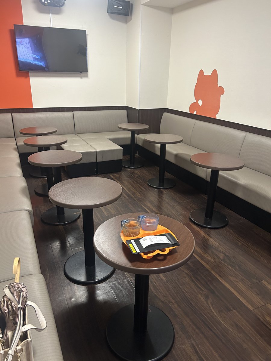 1人でカラオケ行ったらこれでしぬぅ
私の次に入った団体さん、履歴VWPばっかだよ😇💕