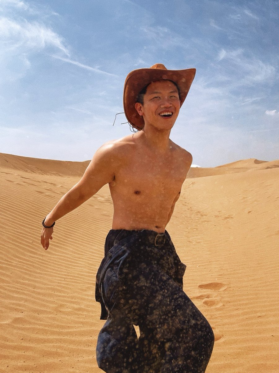 LucaYang7's tweet photo. 沙漠Cowboy🏜️ https://t.co/y8a1hR6XoH