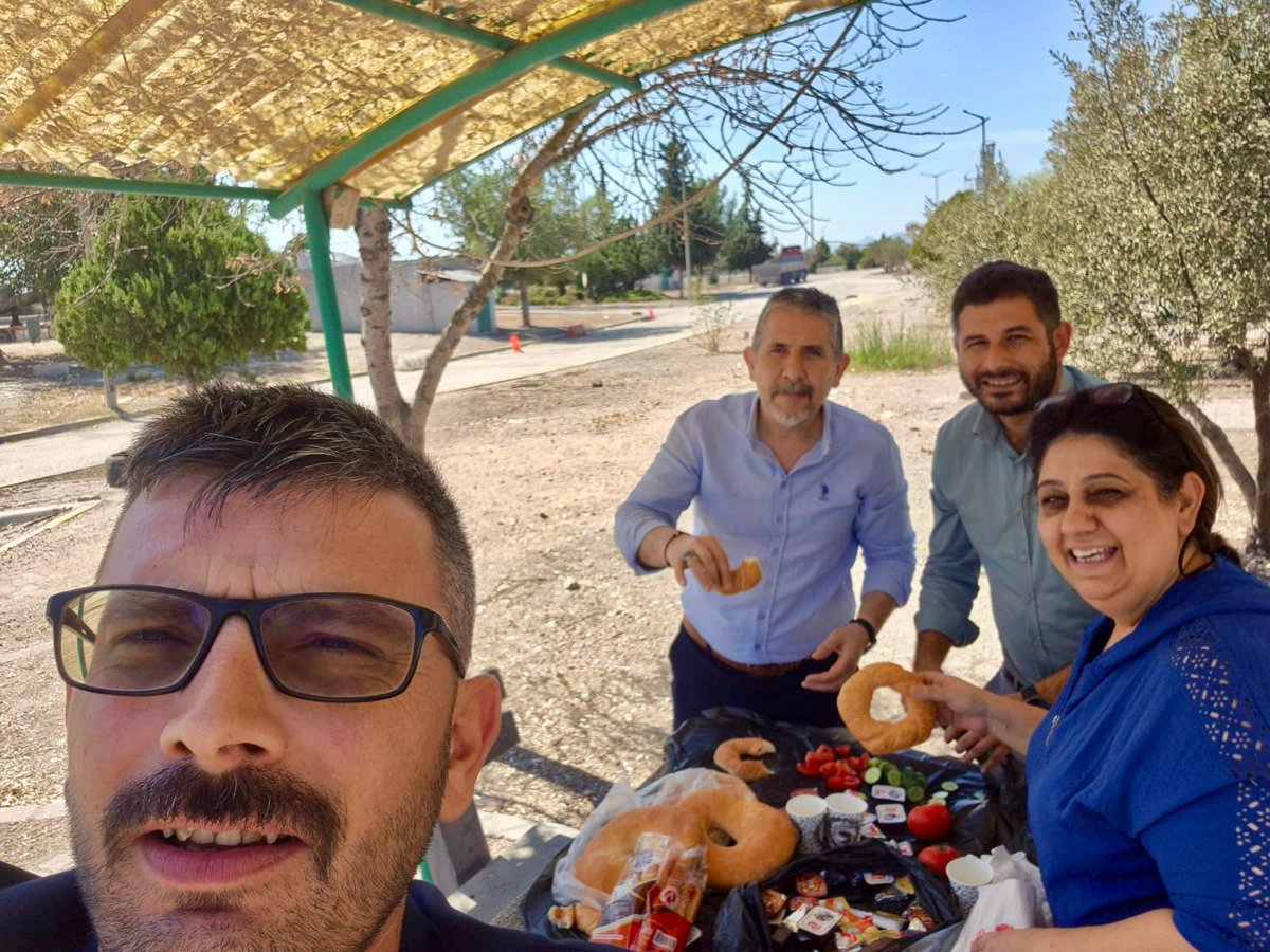 "Terörsüz Türkiye"

Adana'ya 40km, kısa bir mola