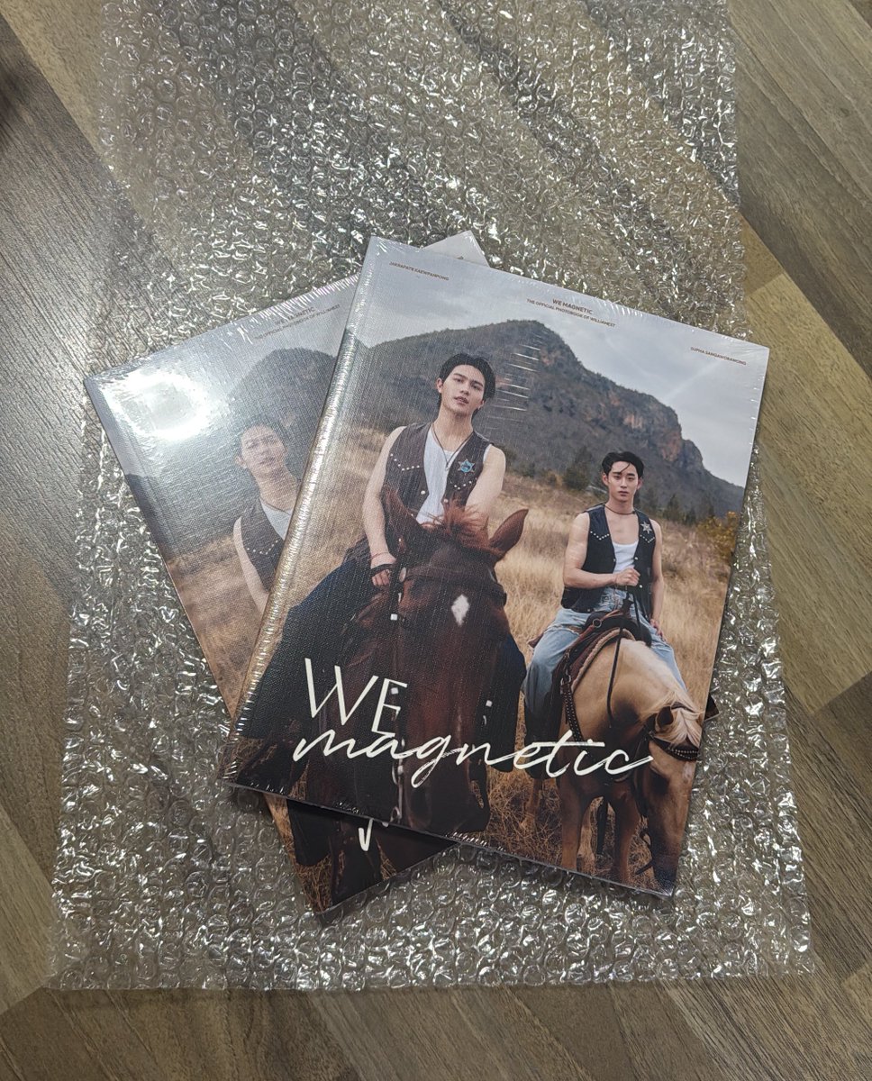 _fluffyrin_'s tweet photo. ✨ WTS WilliamEst Photobook 🎸🦈

- 2 copies (bought extra)
- Brand new, unopened &amp; sealed 
- DM if interested 💌

#WilliamEst #วิลเลี่ยมเอส #williamjkp #est_rvp https://t.co/umXl2UlnQ0