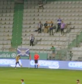 #TribunaRFEF ON TOUR:
🙌HOY tendremos a muchos de vosotros en desplazamientos para ver a vuestros equipos.
🔝 Es de admirar la fidelidad que se tiene y las kilometradas que os pegáis.
▶️ Que sirva de ejemplo esta de aficionados del <a href="/deporguada/">C.D. Guadalajara ☝🏻🟣</a> viajando a <a href="/racingferrolsad/">Racing Club Ferrol</a> un día