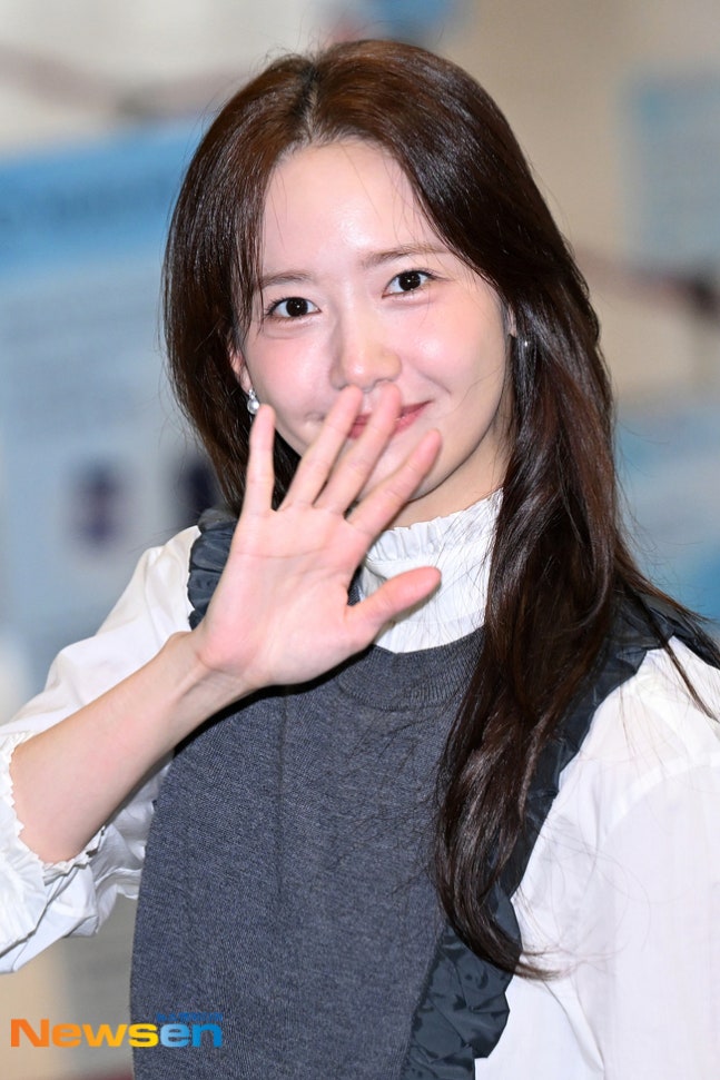 【PHOTO】少女時代 ユナ、ファンミーティングのため日本へ出国（動画あり）
kstyle.com/article.ksn?ar…

#ユナ #少女時代