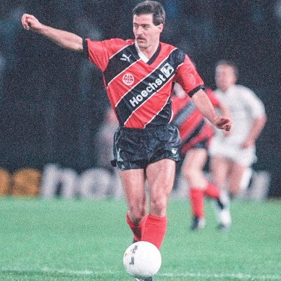 "Nach hinten hab' ich viel mit Auge gearbeitet."

- Uwe #Bein