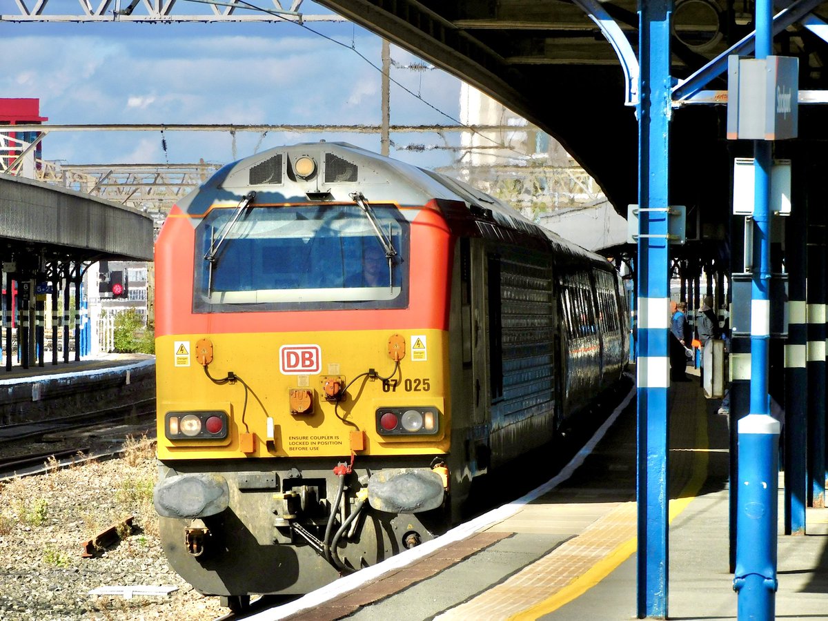 kingy69beard's tweet photo. #SkipSaturday Another few pics from the West Mids & Cheshire rover tickets with @holtona72 a couple of weeks ago 025 at Shrewsbury and Stockport, 008 & 020 at Manchester Piccadilly . #locohauled https://t.co/X3AvGEE6vb