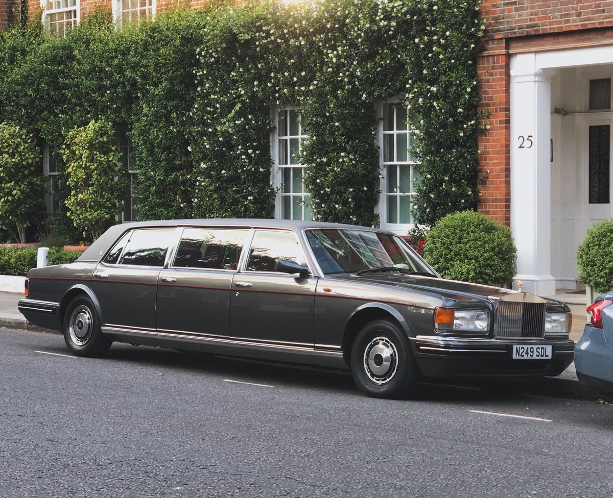 M_Steeples's tweet photo. A big car likely owned by a very, very little man. Those that know will know which coffin dodging poison dwarf lives in the vicinity to this limousine's parking place. #RollsRoyce #limousine #car #cars #ChelseaSquare #Chelsea #London #SW3 https://t.co/Juqg0KSS4U