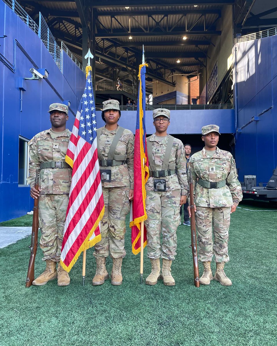 JoinArmyROTC's tweet image. The #ArmyROTC Color Guard presents the U.S. and state flags at college football games, allowing cadets to practice drills in honor of national symbols. This tradition showcases the ROTC program and provides cadets with essential experience in discipline, teamwork, and leadership.