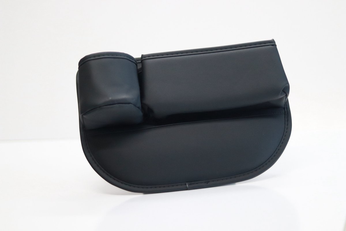 plot_p4's tweet image. これはただのカップホルダーじゃない。
孤独な運転席に咲く、小さな忠義の花である。

#Mazda #Eunos #Roadster #Miata #mx5 #jassperformance #マツダ #ユーノス #ロードスター #ミアータ #ジャスパフォーマンス  #プロトツーリング部 #走り出せばそれはツーリング