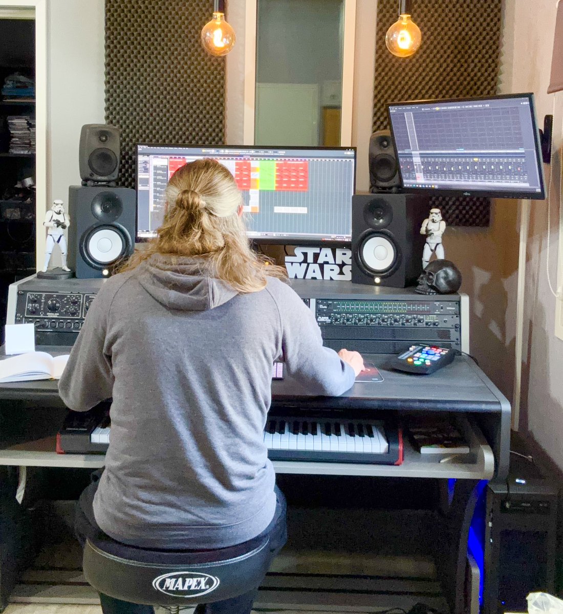 Lyrics writing session for Imperium🤘📝