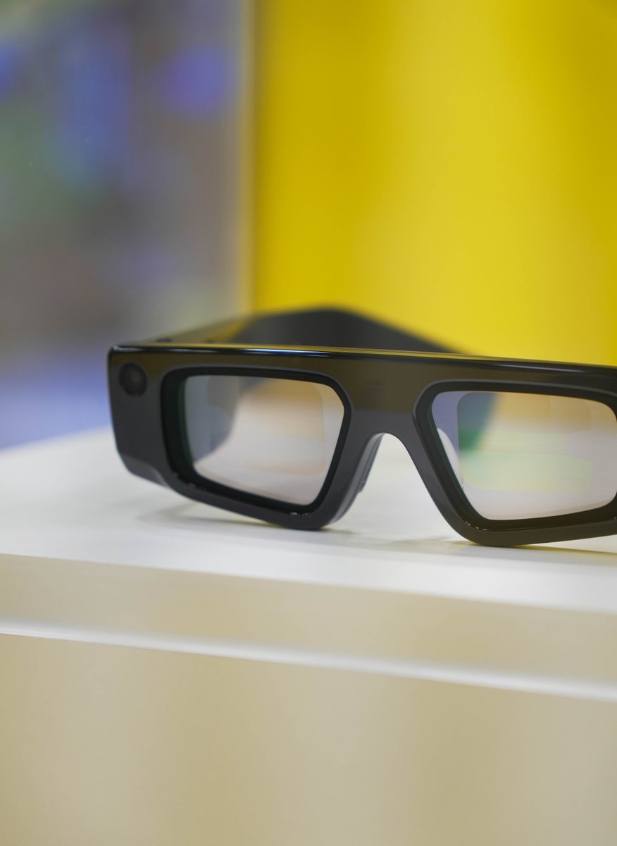 silmoparis's tweet image. 😎 From AI to immersive eyewear, explore future tech at Futurology + Village Tech. Innovation lives here!  #SILMOParis 
 🎟️ To join us bit.ly/4kDkCeB