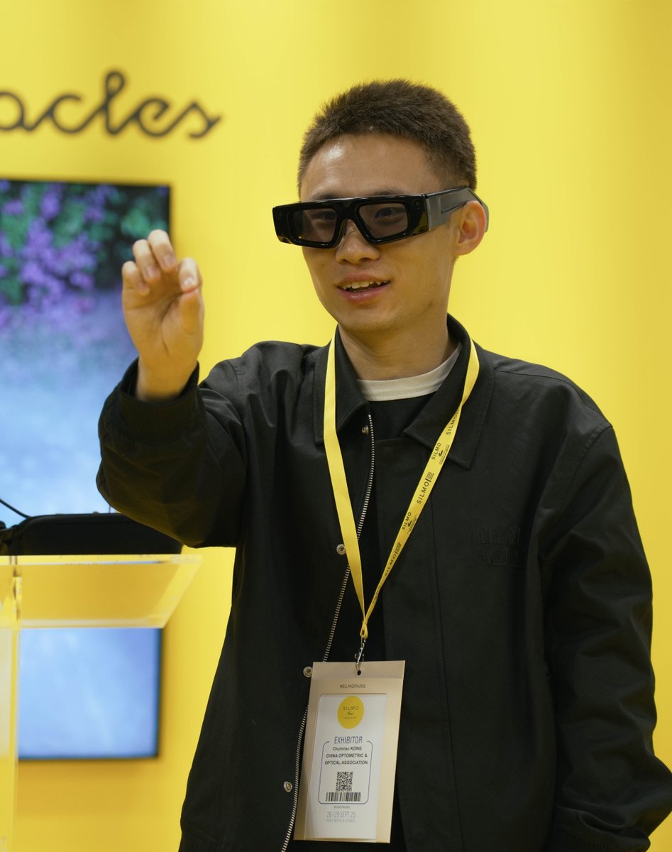silmoparis's tweet image. 😎 From AI to immersive eyewear, explore future tech at Futurology + Village Tech. Innovation lives here!  #SILMOParis 
 🎟️ To join us bit.ly/4kDkCeB