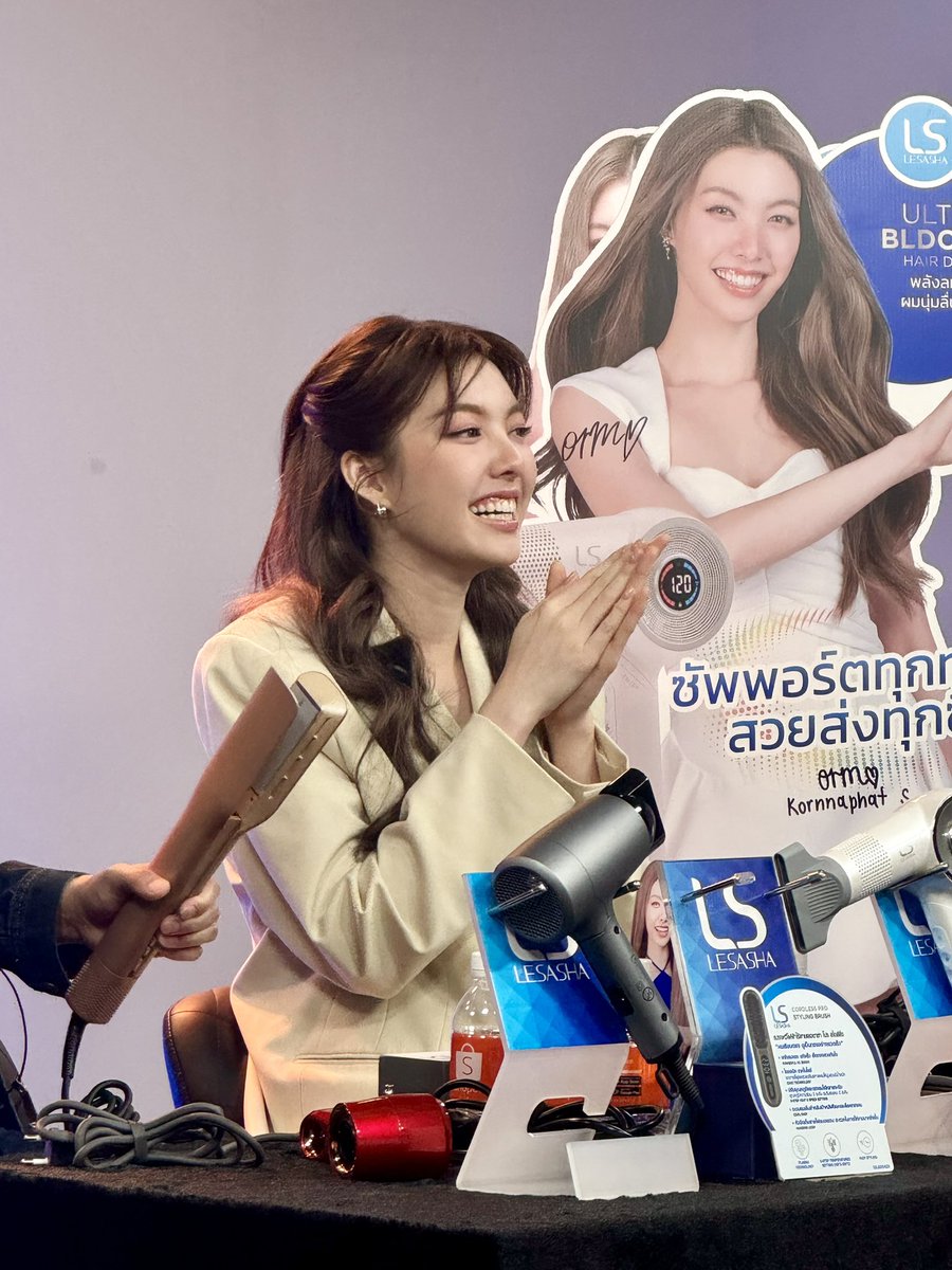 แจกความน่ารักแบบคอมโบ x4 💖🤏

LESASHA X ORM SHOPEE LIVE
#LESASHAXOrmSHPLive
#Ormkornnaphat #ออมกรณ์นภัส
<a href="/ormmormm/">orm kornnaphat🌈</a>