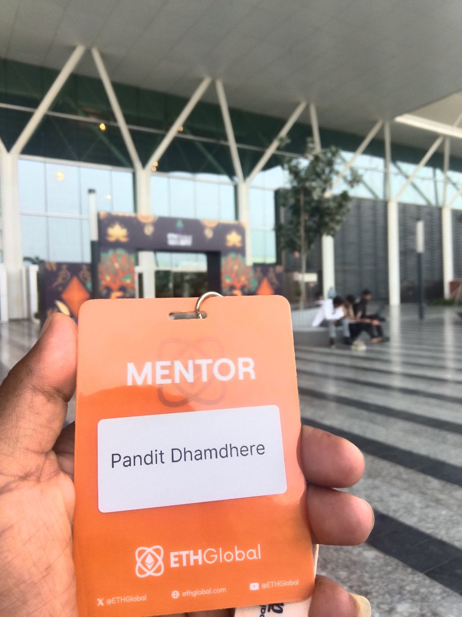 panditdhamdhere's tweet photo. It's day 2 at @ETHGlobal New Delhi.
It's Eth nergy.

Guiding builders to build cool stuff on Ethereum. https://t.co/7lPmjcWCha