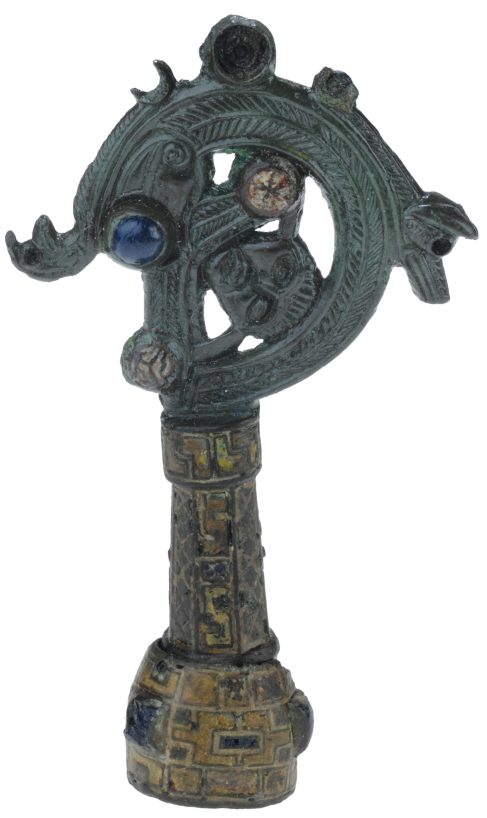 This C9th enamelled copper crosier-head, found at Helgö, Sweden, in 1954, is thought to have been looted from the shrine of St Columba on Iona.📸Swedish History Museum