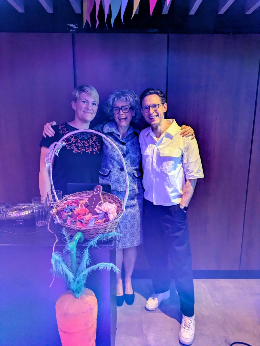CarolineBirdUK's tweet image. The play ends today… it’s been quite the ride. Here’s a photo of me, Sam and Maxine (as Mary Whitehouse) posing in front of a giant carrot… The best cast a writer could hope for. Also, thanks to the exceptional Sarah Frankcom and everyone at @NottmPlayhouse