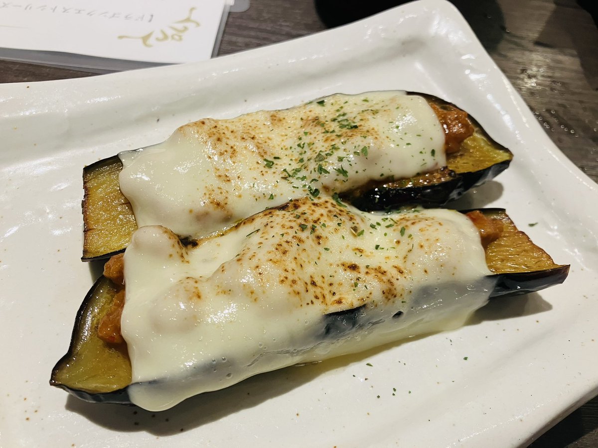 1曲目始まる前から出来上がっている卓はこちら🍺クロノトリガーのメインテーマから始まる会素敵すぎるー！
 #めしあんマル秘ゲームセッション