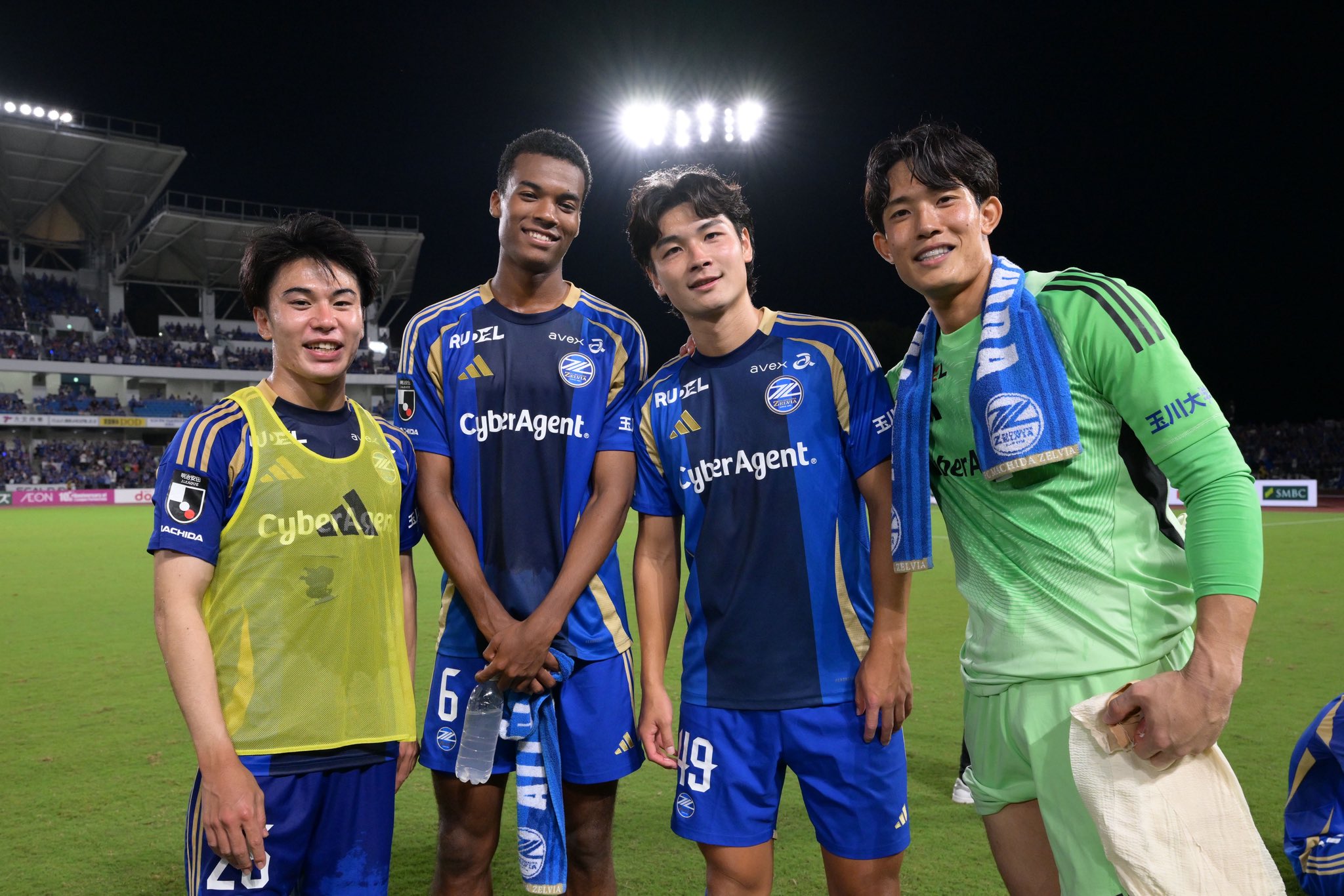 ミッチェルデュークのサイン ミッチェル デューク/FC町田ゼルビア