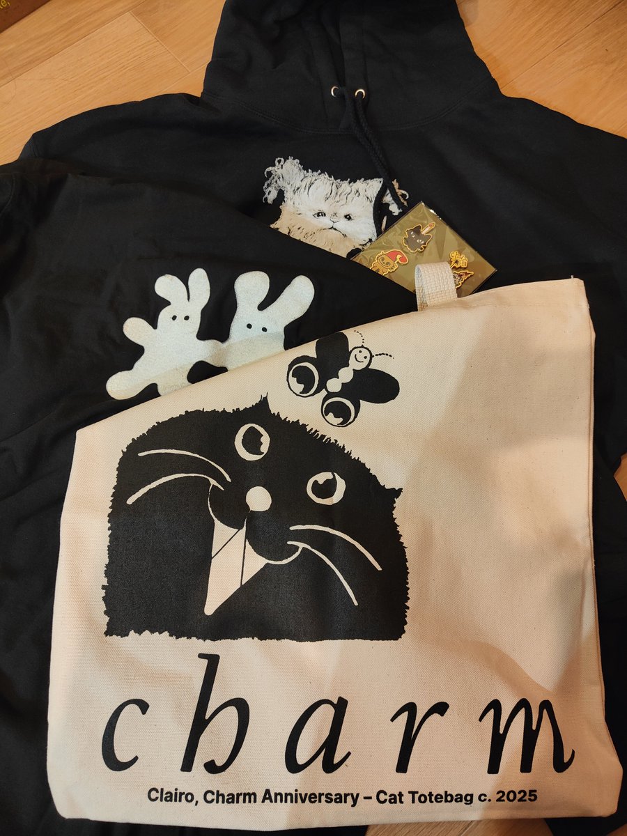 Clairoのマーチが届いた。想像よりかわいいが過ぎてオジサンが着るのはギルティ、、、。愛でるだけにしようかな。