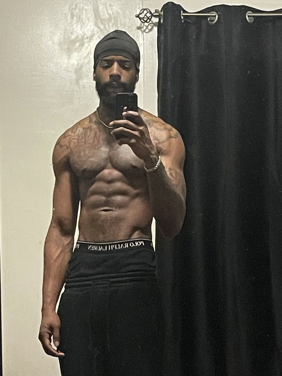 †hursday tweet media