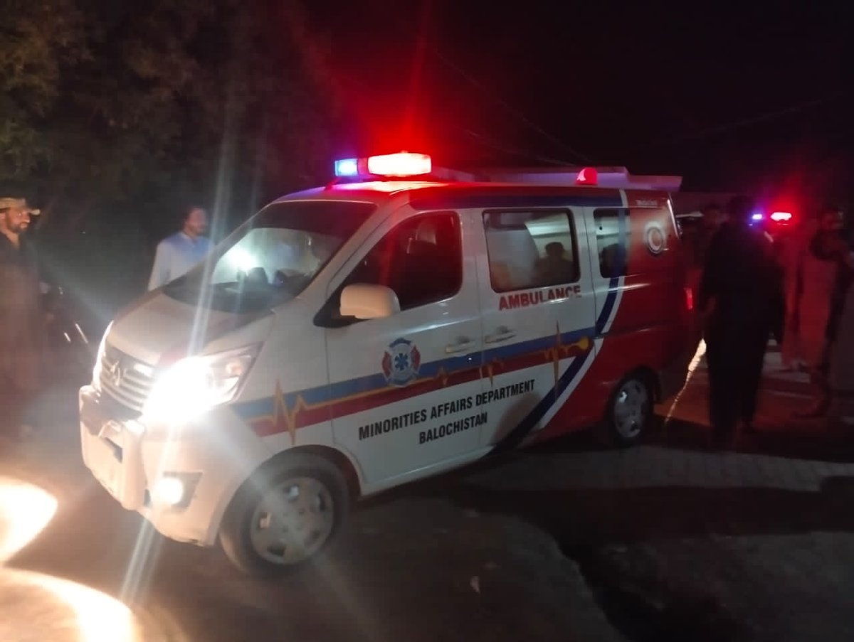 نوشکی بم حملے میں شدید زخمی پولیس اہلکار محمد عمر مینگل کو علاج کے لیے کراچی منتقل , اپنی دعاؤں میں یاد رکھیں  پولیس پر حملےکے نتیجے میں پانچ پولیس اہلکاروں سمیت سات افراد زخمی اور ایک راہگیر نوجوان شہید ہوا
<a href="/CMOBalochistan/">Chief Minister's Office Balochistan</a> <a href="/geonews_urdu/">Geo News Urdu</a> <a href="/Aaj_Urdu/">Aaj TV Urdu</a>