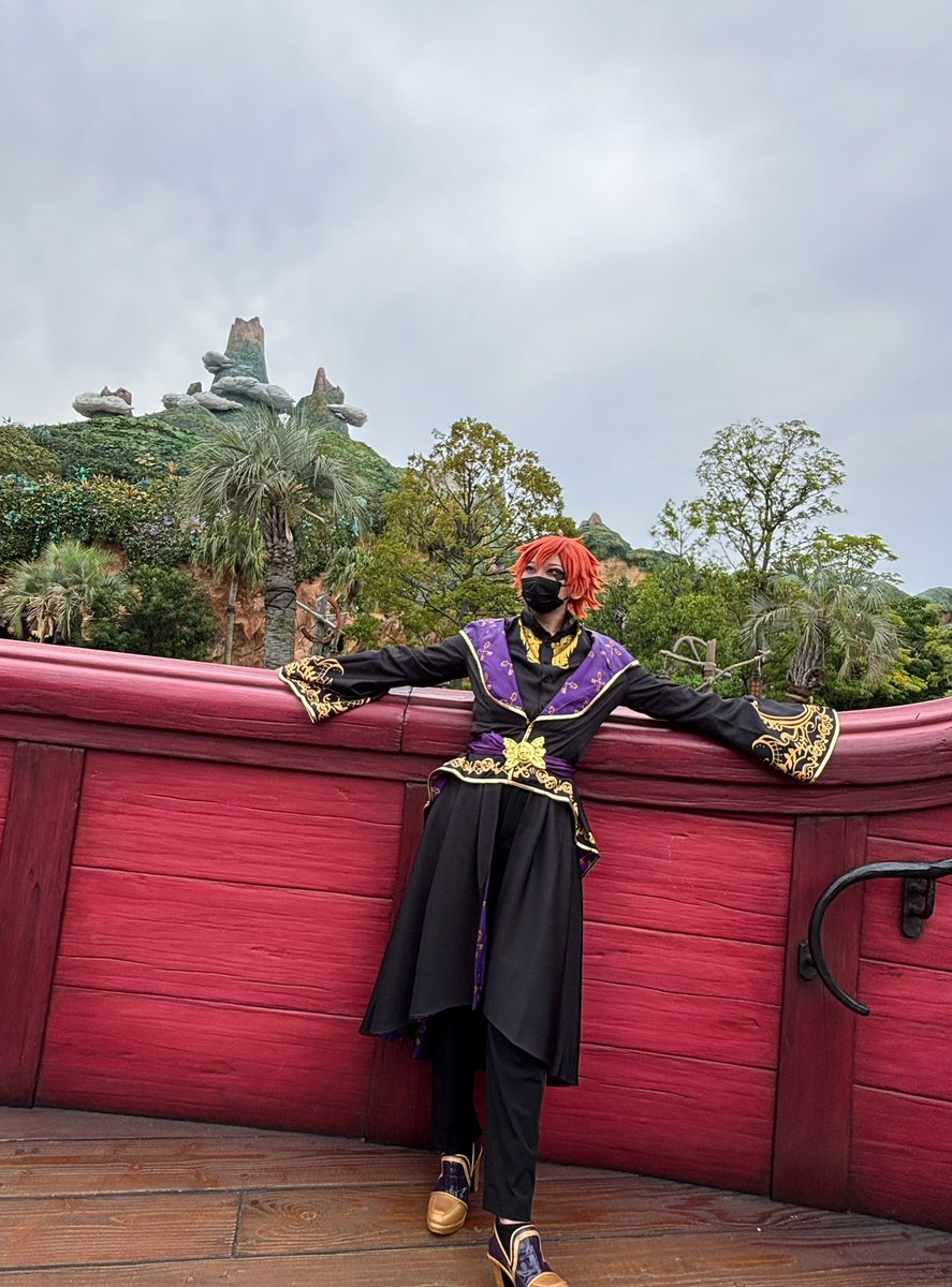 luceak78713's tweet photo. 船飛んでくれね〜かな

 #Dハロ仮装2025 
 #Dハロ仮装ツイステ https://t.co/htsDLbbMbS
