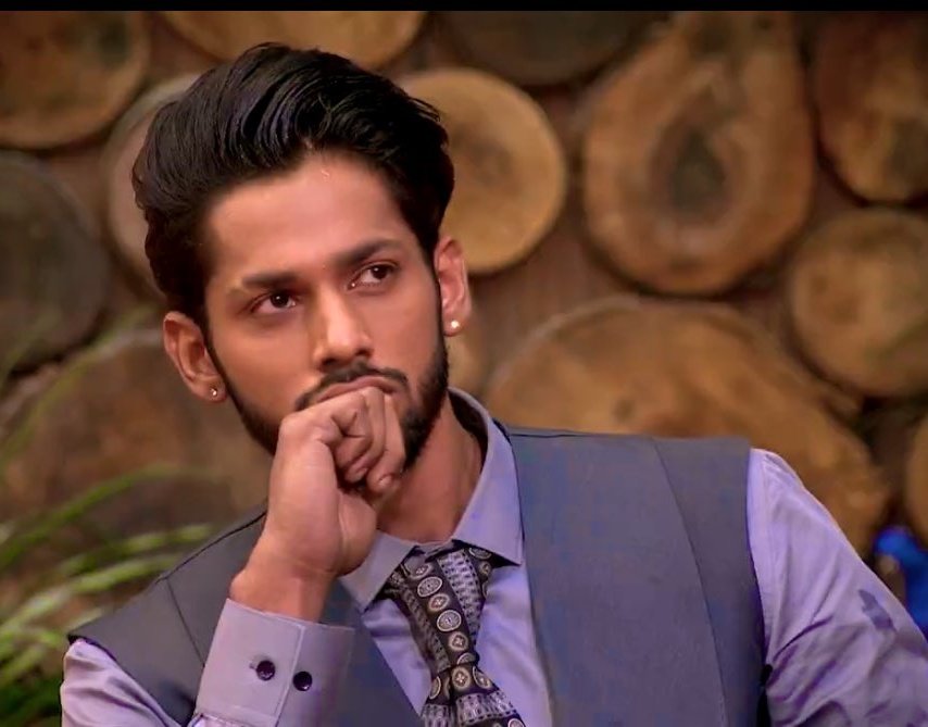 its_SanyHere's tweet photo. *He Took Stand For Nehal in WKV
*He Was There With Nehal when She Cried 
*He Offered Food to Nehal when she wasn't eating &amp; Crying
*He consoled Ashnoor when She was crying alone
*He Saved Nehal cuz he has Zero Emotions Maturity lol

RISING STAR BASEER ALI
#BaseerAli #BiggBoss19 https://t.co/kdqYpCAOlE