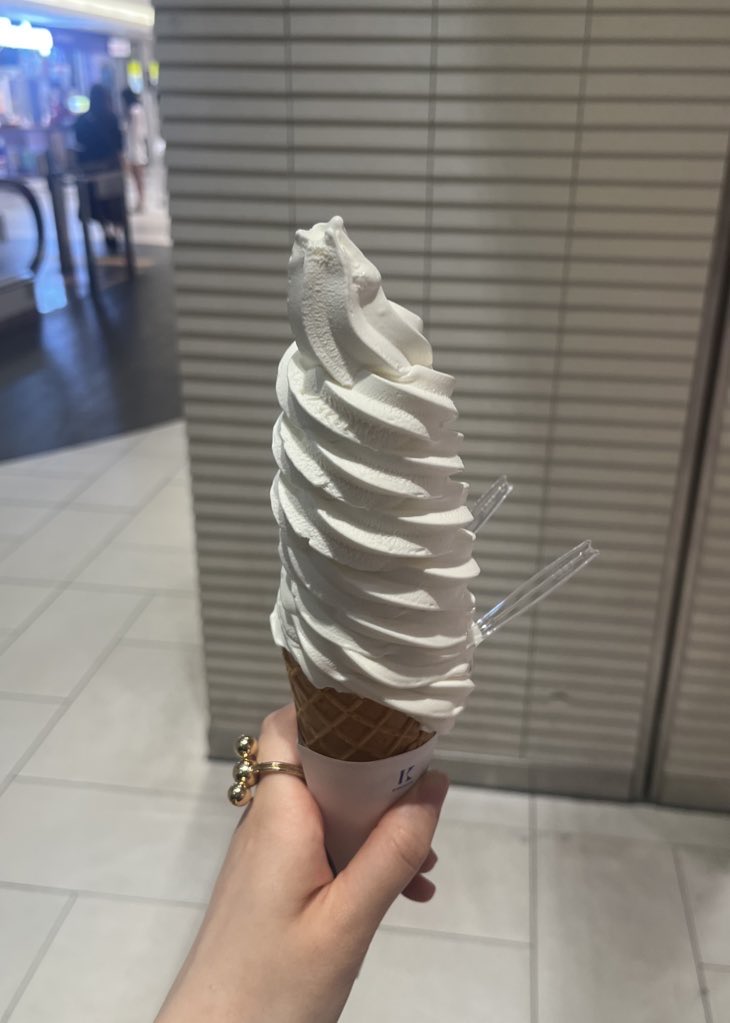 _hacchiii8's tweet image. 北海道旅行で1日1アイスした( ◠‿◠ )🍨