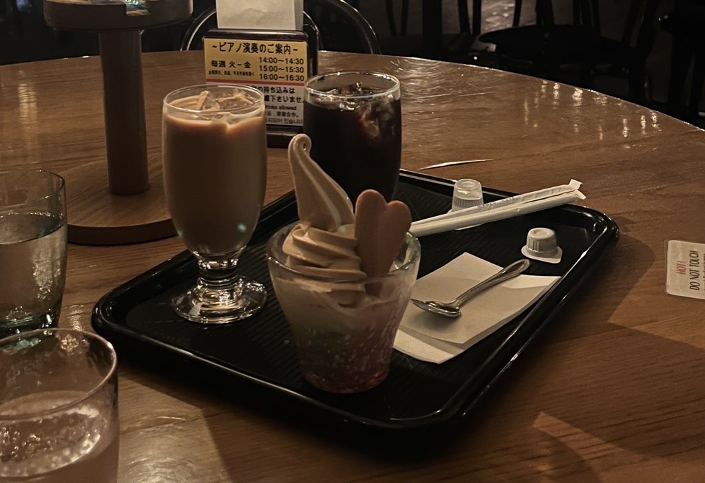 _hacchiii8's tweet image. 北海道旅行で1日1アイスした( ◠‿◠ )🍨