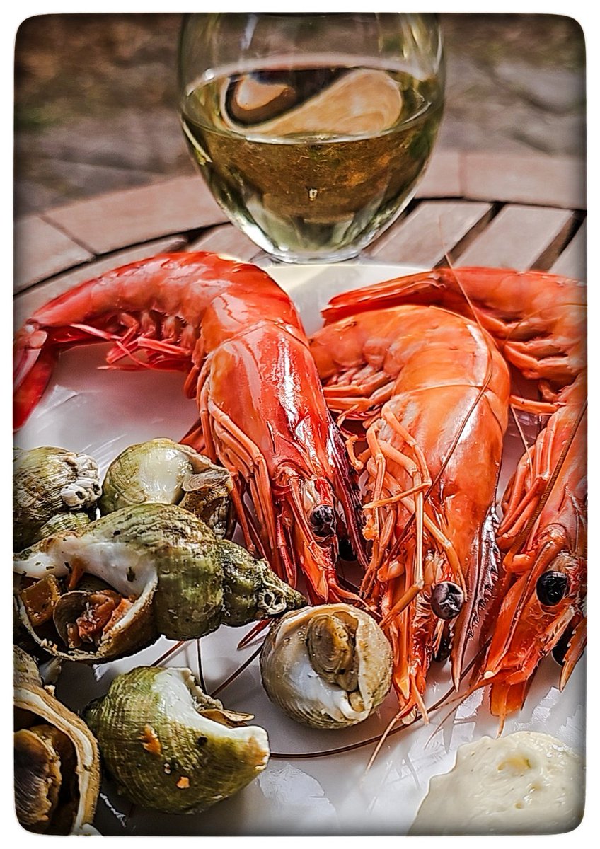 Ti_te_Marie's tweet image. Dans la vie, il faut savoir résister à la morosité !😅
#ApéroTime de retour de marché 😉
A votre santé !