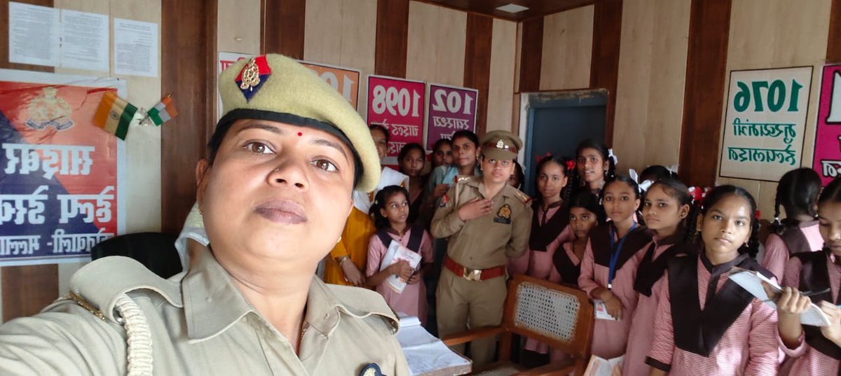 MallawanPs's tweet photo. थाना मल्लावां जनपद हरदोई कस्तूरबा गांधी बालिका आवासीय विद्यालय की बालिकाओं को थाना प्रभारी श्री हरेकृष्ण शर्मा  म0उ0नि0 नेहा त्यागी उ0नि0 दीपक चौधरी म0का0 ज्योति शुक्ला द्वारा थाना विजिट करवाया गया उनको महिला हेल्प डेस्कतथा महिला संबंधी अपराध���ं के बारे में बताया गया https://t.co/Dxn1tYd8xI