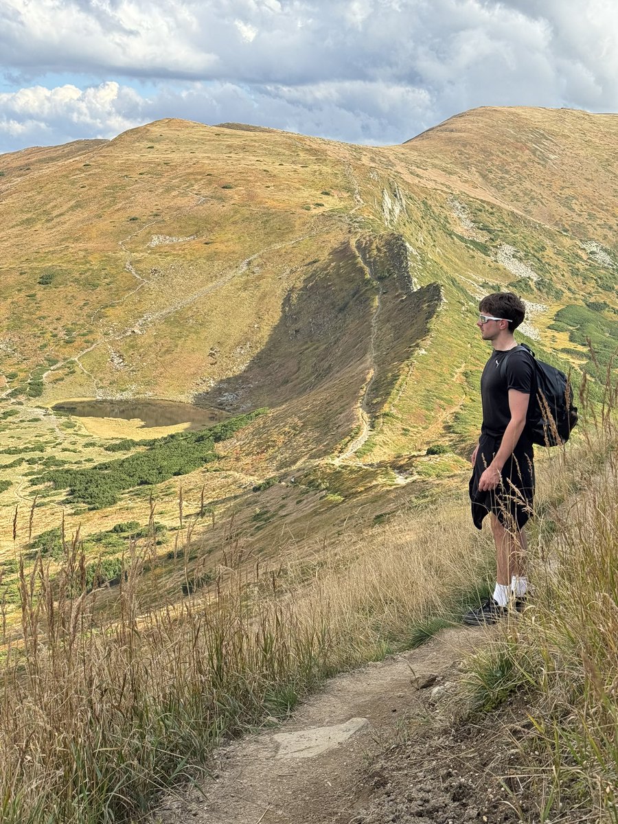 я уєв tweet media