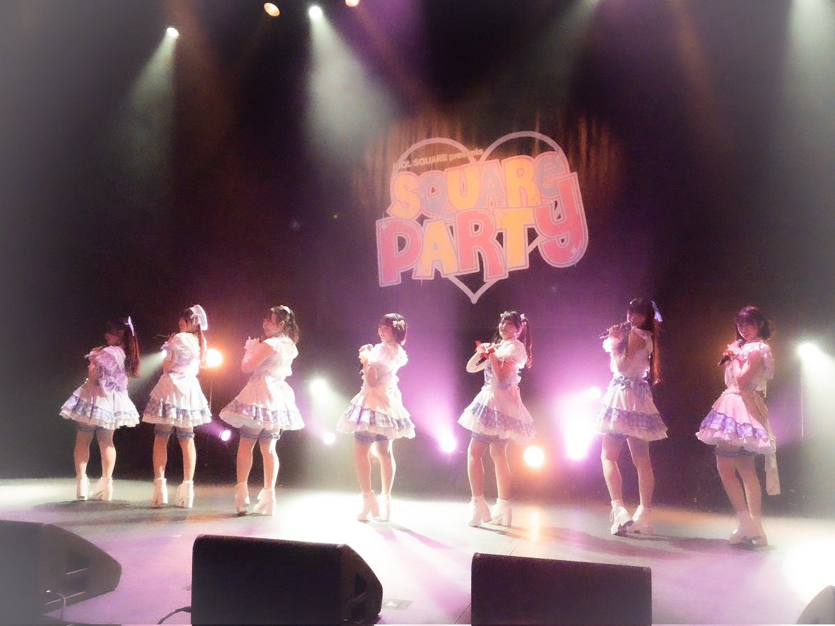 kng_tk's tweet photo. 今日の現場その2
神田スクエアホール
#GarCHU!!!デビューライブ
パフォーマンスの完成度高くてビビった…
#ぽぽたん が楽しそうにステージでパフォーマンスしている姿が本当に嬉しかったし、素晴らしかった。

なので、岸田メル先生と感謝のガッチュポーズチェキ撮った。 https://t.co/o5hFnlJUB4