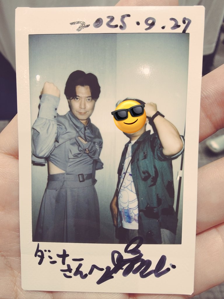 kng_tk's tweet photo. 今日の現場その2
神田スクエアホール
#GarCHU!!!デビューライブ
パフォーマンスの完成度高くてビビった…
#ぽぽたん が楽しそうにステージでパフォーマンスしている姿が本当に嬉しかったし、素晴らしかった。

なので、岸田メル先生と感謝のガッチュポーズチェキ撮った。 https://t.co/o5hFnlJUB4