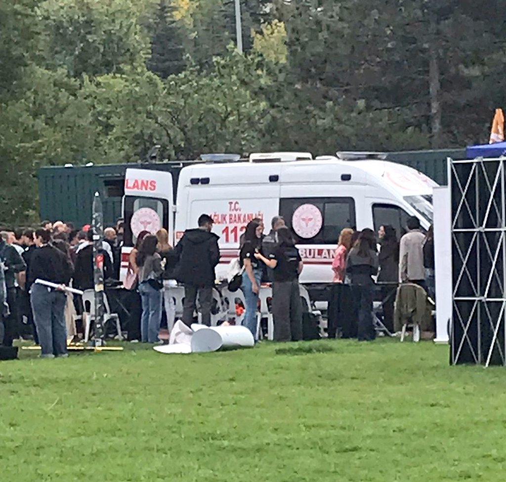 Ankara ODTÜ'de yaşananları büyük bir endişe ve üzüntü ile takip ediyoruz. Türk milletine ve Türk'ün değerlerine düşman olan sözde öğrenci grupları vatansever öğrencilere saldırmış, iki öğrenciyi yaralanmıştır.

Yaralı öğrencilerimize acil şifalar dilerken olaya karışan öğrenci