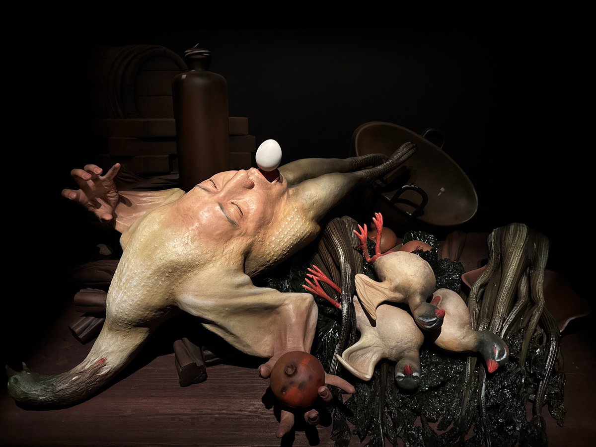 新美術館の「時代のプリズム（以下略）」展がものすごく刺激的で面白かった。年代的にも美術館にはちょくちょく行ってたから観たことあるものも多分にあって、でも現在から照射するとまた味わい深くて。映像が多めで時間も体力も消費するけど、サイモン・スターリングと小泉明郎は必見だと思う