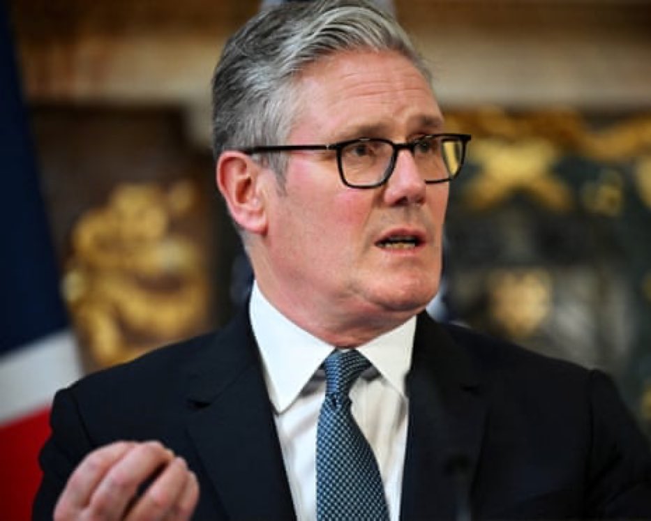 ⁉️Lee Anderson raises the question everyone’s thinking:

‘Why would the PM oppose photo ID to vote while in opposition, then once in power force Digital ID on everyone?’

“This is very sinister indeed.
Never trust a politician who sounds like a Dalek”

#DigitalID #Politics