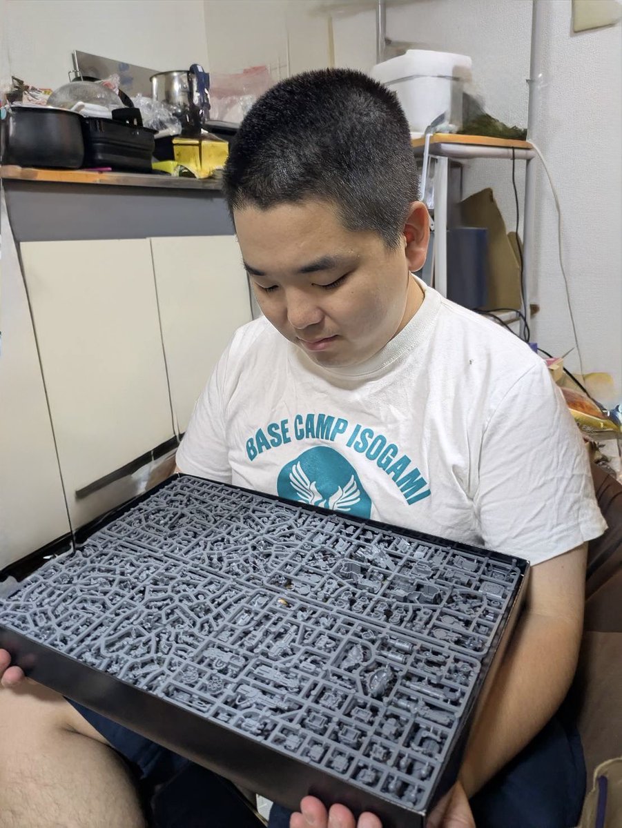 This is a tbing thats bothered me about the whole building part of 40k.
Look at the light extinguished in this kid's eyes as the Sisyphean task is laid before him.
The entry barrier of time, money, and effort is often lost on veteran players and the company supplying models.
