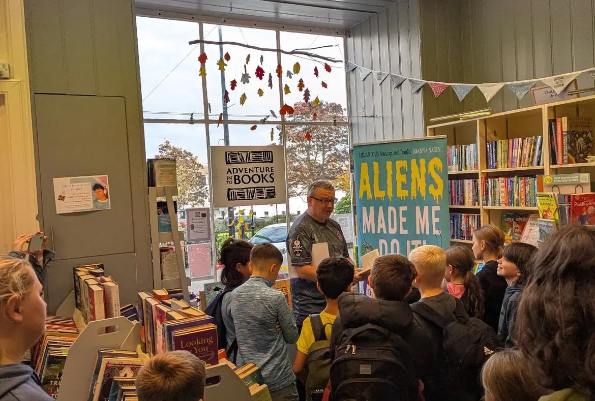 DMMacphail1's tweet photo. Book launch yesterday at ⁦@AdventureiB⁩ for Aliens Made Me Do It. Great to see so many kids interested in reading! #ReadingForPleasure https://t.co/aqCLUoFBoZ