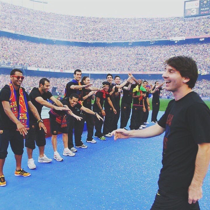 He was just 23 and his teammates were already bowing to him 😭😭