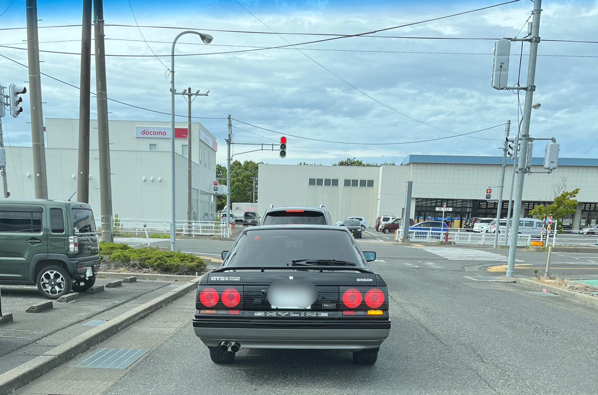 前にいて車内でずっと叫んでた