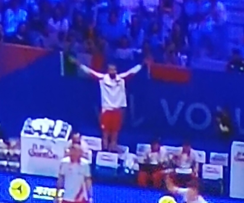 Call_me_enn's tweet photo. Fornal, nasza cheerleaderko pobogosław nam tego seta #gangłysego https://t.co/a9vPe4Th1C