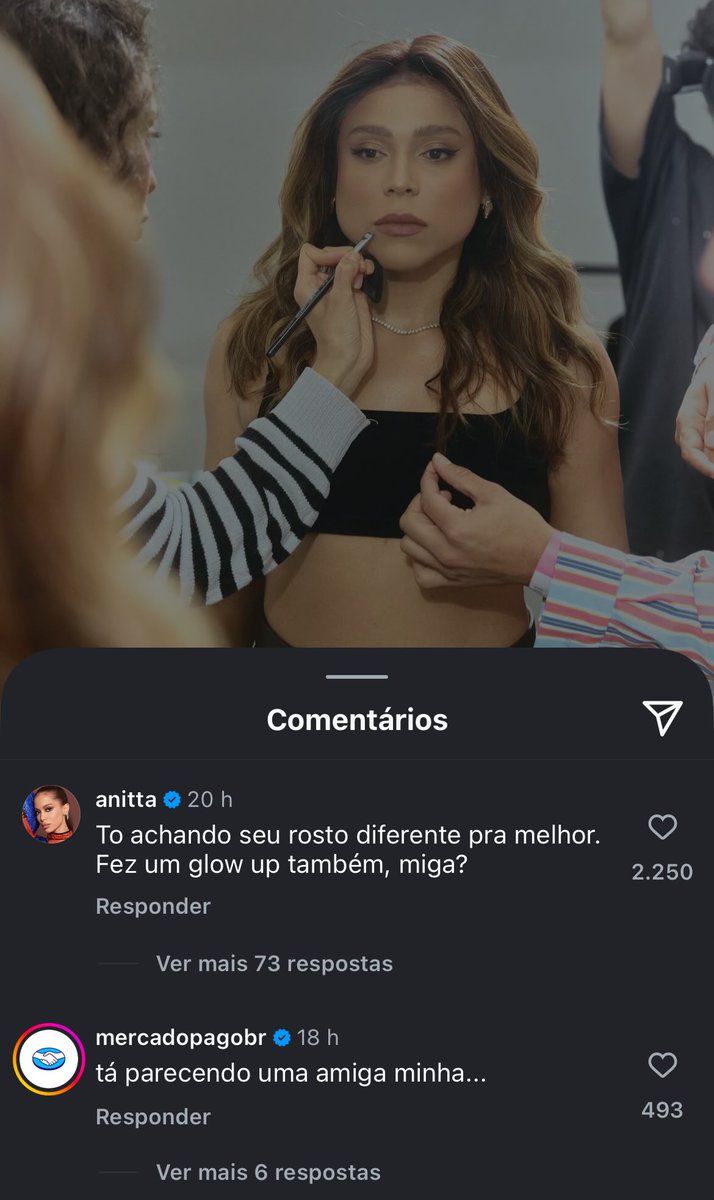 Anitta questiona novo rosto adquirido por Blogueirinha