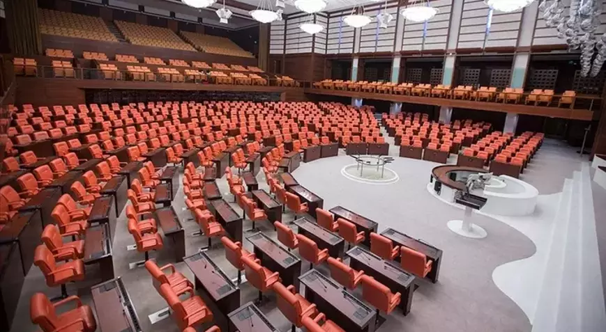 tcbuyuksehIr1's tweet photo. SON DAKİKA | CHP, Cumhurbaşkanı Erdoğan'ın konuşma yapacağı TBMM'nin yeni yasama yılı açılış törenine katılmama kararı aldı:

"Bizim nezdimizde meşruiyetini yitirmiştir." https://t.co/2LT7zA7lkV