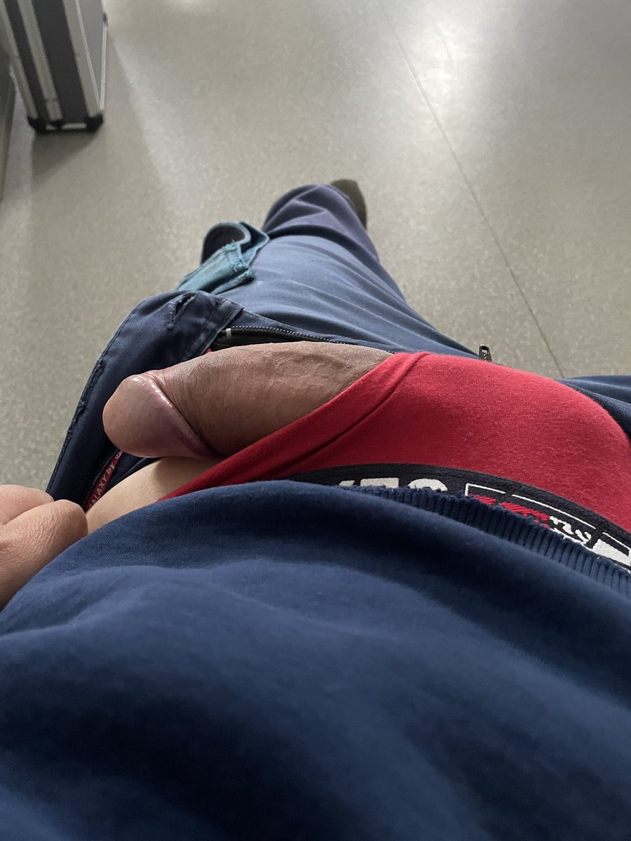 german204de's tweet photo. hatte keinen platz in der unterhose😏🍆 https://t.co/jQHY4uagdx