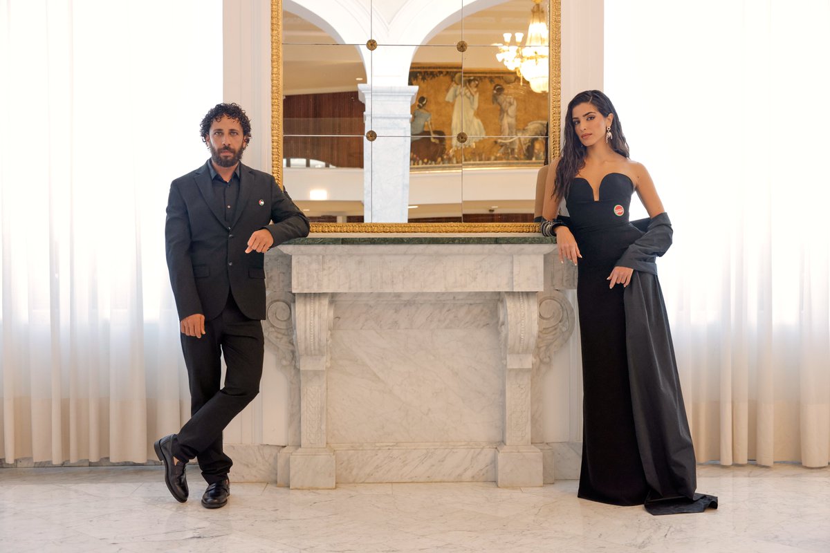 sansebastianfes's tweet photo. #73SSIFF 🏆 'La voz de Hind' dirigida por Kaouther Ben Hania y protagonizada por Motaz Malhees y Saja Kilani, gana el Premio del Público Ciudad de Donostia / San Sebastián (@Ayto_SS) a la mejor película con un récord histórico en su puntuación (9,52). Enhorabuena!

🏆 Kaouther Ben Hania zuzendutako eta Motaz Malhees eta Saja Kilani aktoreek antzeztutako 'La voz de Hind / The Voice of Hind Rajab' filmak Donostia Hiria Publikoaren Saria (@DonostiakoUdala) irabazi du film onenarentzat,  puntuazio historikoarekin (9,52). Zorionak!

🏆 'The Voice of Hind Rajab', directed by Kaouther Ben Hania and starring Motaz Malhees and Saja Kilani, wins the The City of Donostia / San Sebastian Audience Award for best film with a record-breaking score (9.52). Congratulations!