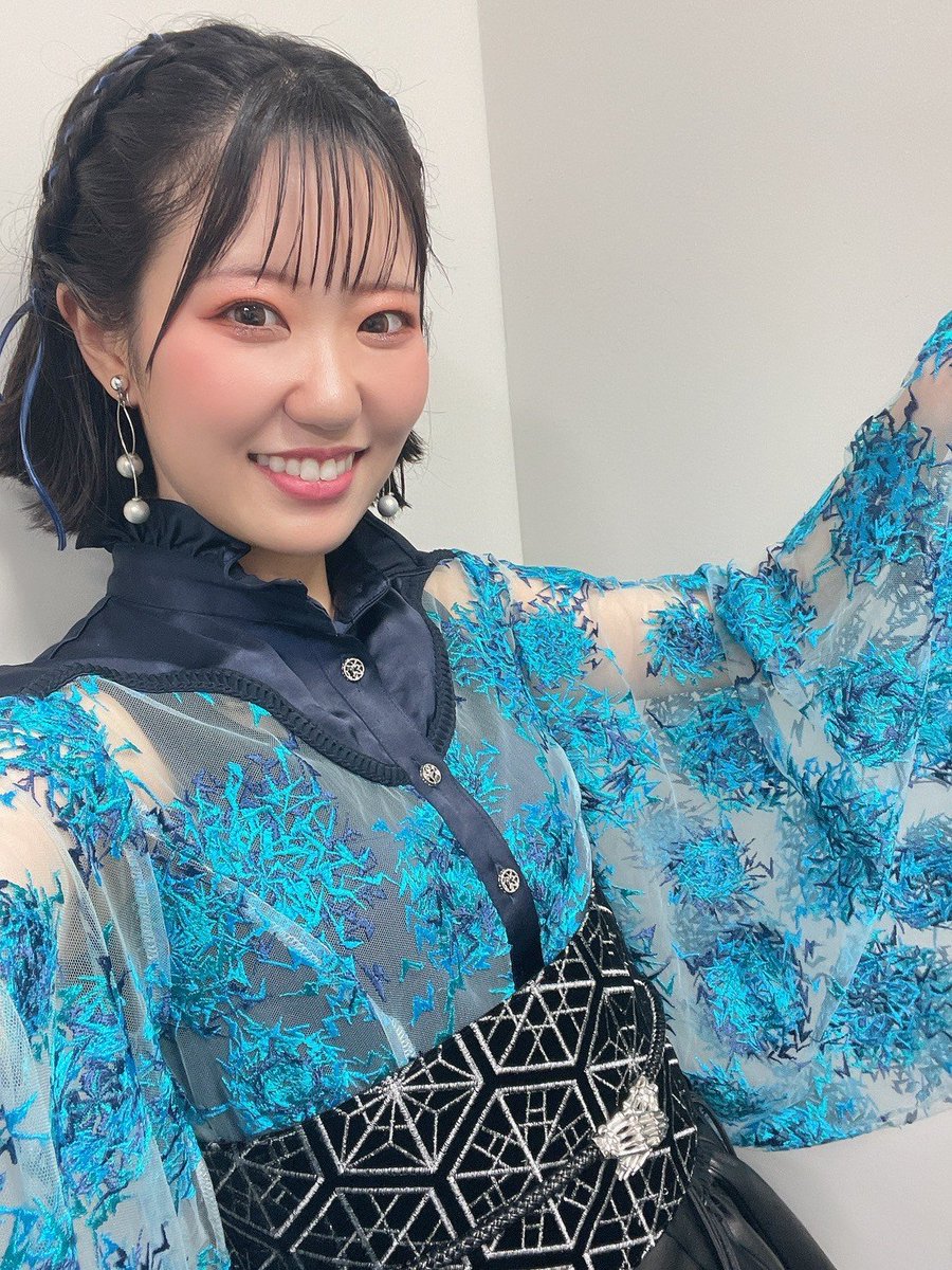 東山奈央 オフィシャル (@naobou_official) on Twitter photo 「#かくりよの宿飯 弐」
先行上映イベント🍁
ありがとうございました!
「とおりゃんせ」初披露嬉しかった!✨
ご飯が美味しそうで、恋模様に切なくなって、トークは抱腹絶倒で……!(笑)
かくりよ現場は本当に幸せ空間です!!
10/1から放送スタート🍚
よろしくお願いいたします!!(東山奈央) 「#かくりよの宿飯 弐」
先行上映イベント🍁
ありがとうございました!
「とおりゃんせ」初披露嬉しかった!✨
ご飯が美味しそうで、恋模様に切なくなって、トークは抱腹絶倒で……!(笑)
かくりよ現場は本当に幸せ空間です!!
10/1から放送スタート🍚
よろしくお願いいたします!!(東山奈央)