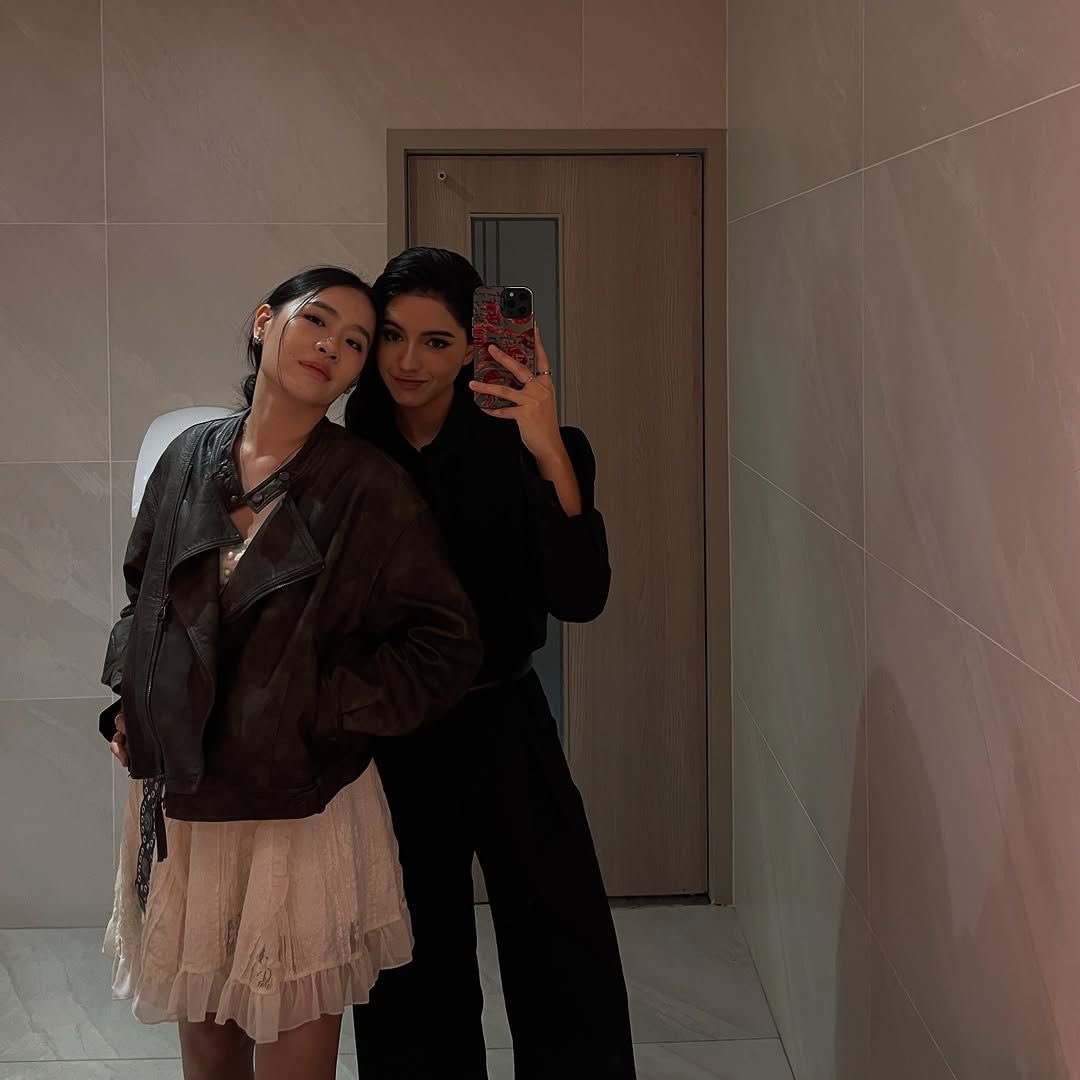 lesbocine's tweet photo. A GENTE QUE PEDIU SIM! As protagonistas de #RollerCoasterTheSeries, Shelly e Pundao terão mais um GL juntas. 🩷

#RollercoasterTheFinalRide https://t.co/P5ugxHKVPb