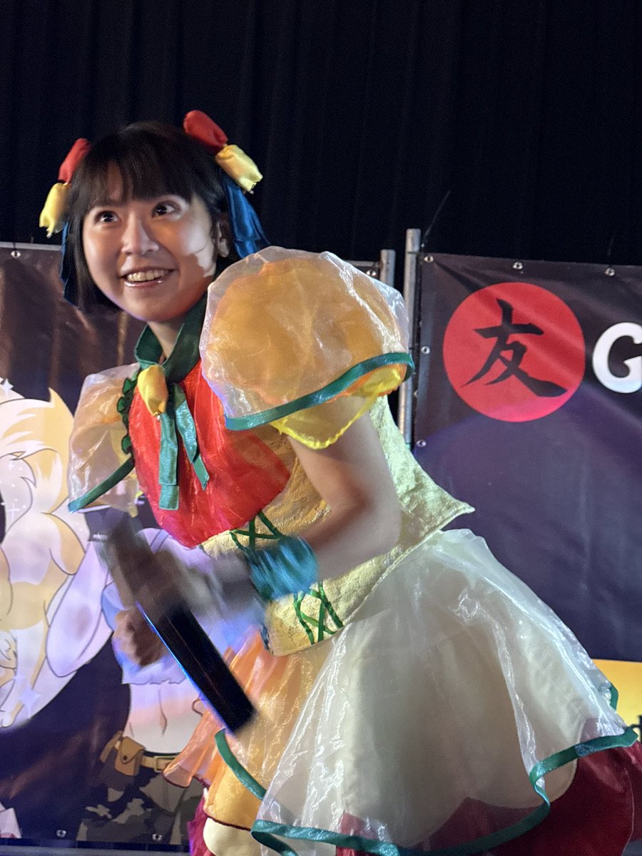 andrepicopiyo's tweet image. Yurapico’s first of five performances at Tomofair this weekend

Setlist (as far as I remember…)
1. Moment
2. Precious
3. Brand New Day
4. Yurapico Symphony 
5. Rain
6. Ikiteiku